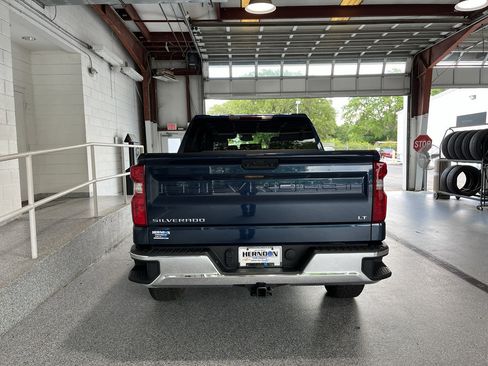 Used 2023 Chevrolet Silverado 1500 LT AWD/4WD image 7