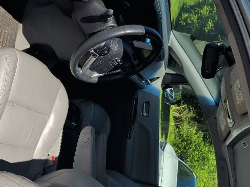 Used 2016 Toyota Sienna XLE w/ XLE Navigation Package AWD/4WD image 11