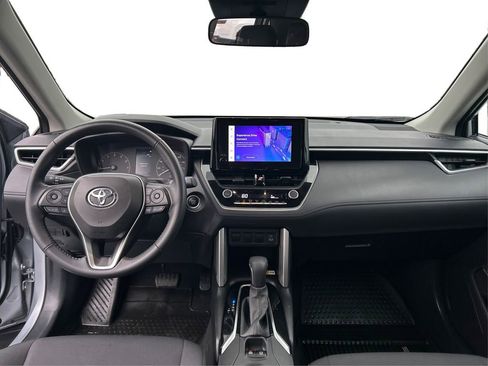 Used 2023 Toyota Corolla Cross LE image 27