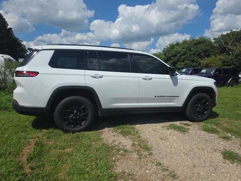 Used 2022 Jeep Grand Cherokee L Limited w/ Luxury Tech Group II AWD/4WD image 5