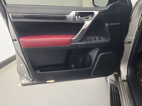 Used 2023 Lexus GX 460 Premium w/ Accessory Package image 23