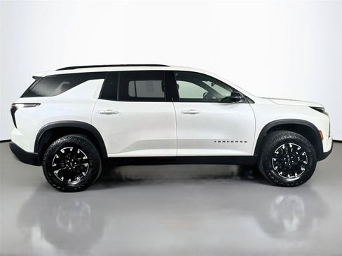 Used 2025 Chevrolet Traverse Z71 w/ Enhanced Driving Package AWD/4WD image 7