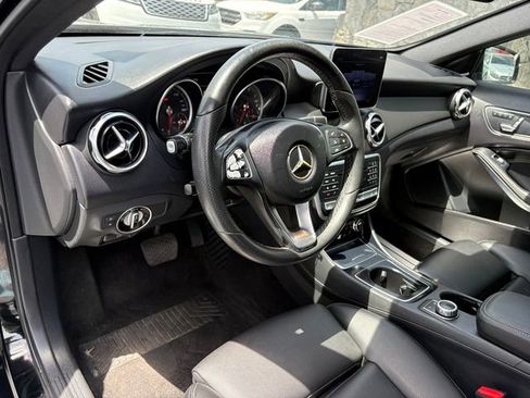 Used 2018 Mercedes-Benz GLA 250 4MATIC w/ Premium Package image 23