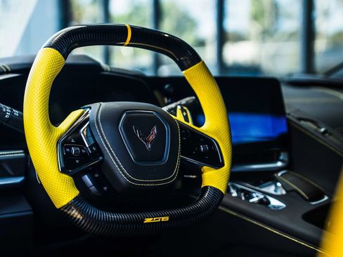 Used 2025 Chevrolet Corvette Z06 RWD image 18