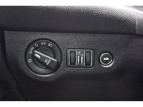Used 2017 Dodge Challenger R/T Scat Pack w/ Dynamics Package RWD image 20