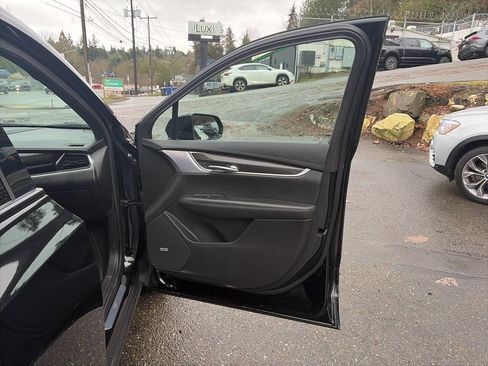 Used 2020 Cadillac XT6 Sport image 16