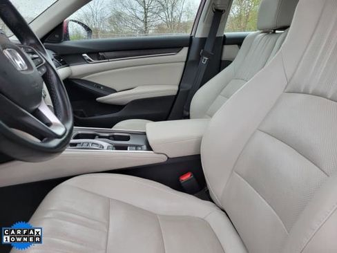 Used 2018 Honda Accord Touring image 16