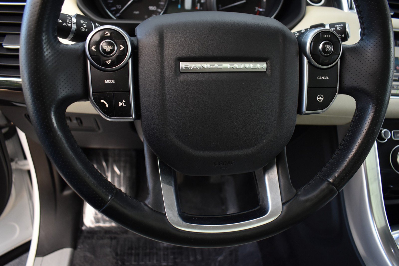Used 2015 Land Rover Range Rover Sport HSE AWD/4WD image 12