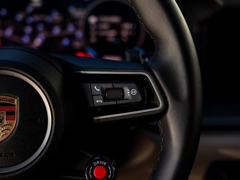 Used 2025 Porsche 911 Carrera image 41