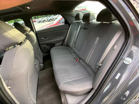 Used 2025 Hyundai Elantra SEL FWD image 20