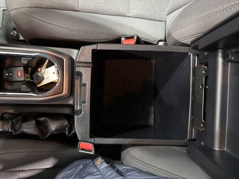 Used 2019 Toyota Tacoma TRD Sport w/ Technology Package image 37