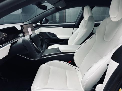 Used 2022 Tesla Model S Plaid AWD/4WD image 16