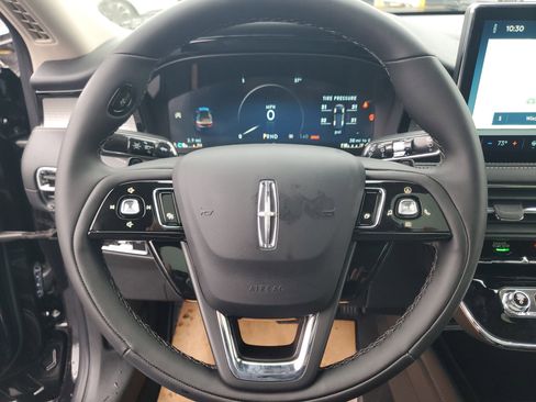 New 2026 Lincoln Corsair Premiere image 16