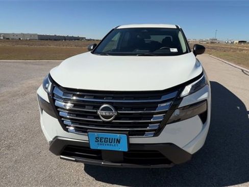 Used 2024 Nissan Rogue S image 3