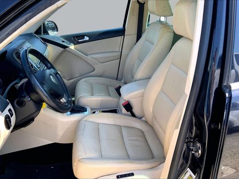 Used 2010 Volkswagen Tiguan SE AWD/4WD image 7