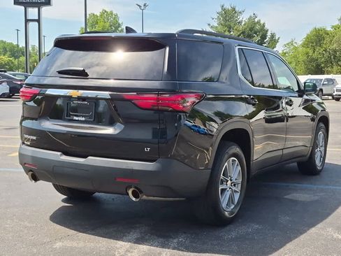Used 2023 Chevrolet Traverse LT FWD image 3