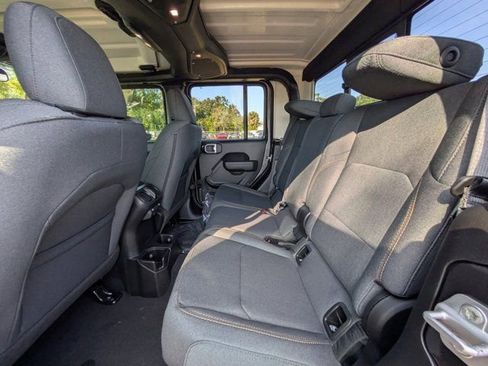 New 2026 Jeep Gladiator Sport AWD/4WD image 12