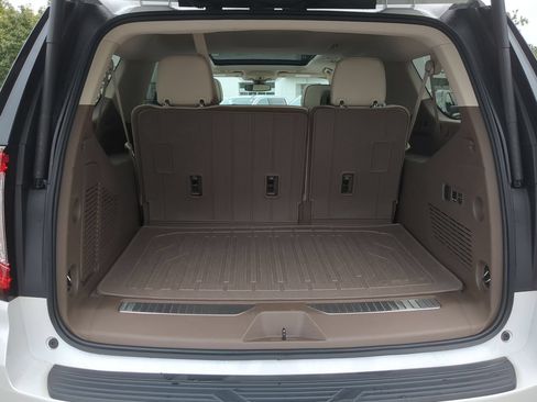 Used 2022 GMC Yukon XL Denali AWD/4WD image 27
