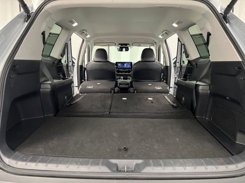 Used 2025 Toyota Grand Highlander AWD image 37