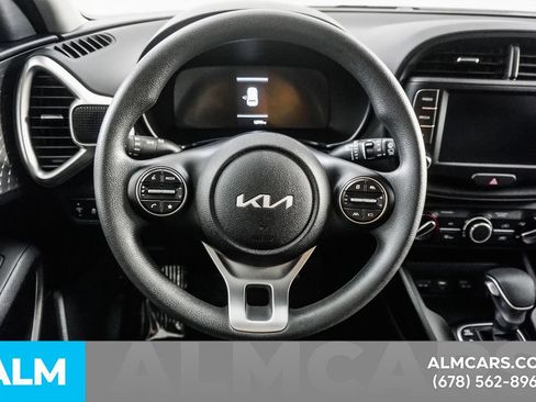 Used 2025 Kia Soul LX w/ LX Technology Package FWD image 19