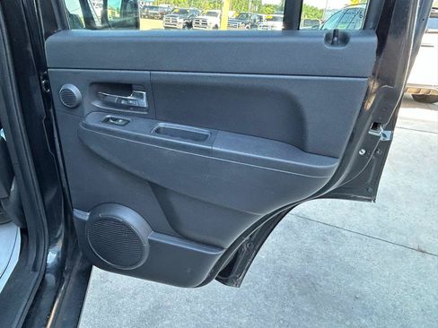 Used 2011 Jeep Liberty Sport AWD/4WD image 15