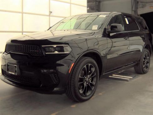 Used 2022 Dodge Durango SXT w/ Blacktop Package AWD/4WD image 2