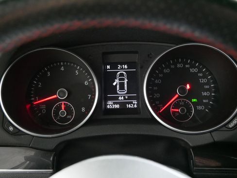 Used 2010 Volkswagen GTI image 21