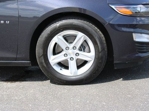 Used 2023 Chevrolet Malibu LS FWD image 12