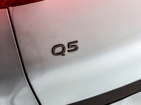 New 2025 Audi Q5 Prestige image 9