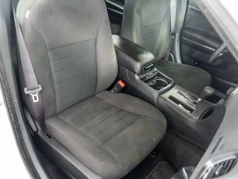 Used 2014 Dodge Charger SE RWD image 7