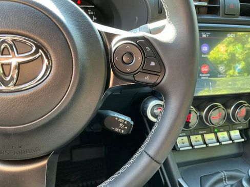Used 2025 Toyota GR86 w/ ALL Weather Mat Package (TMS) RWD image 16