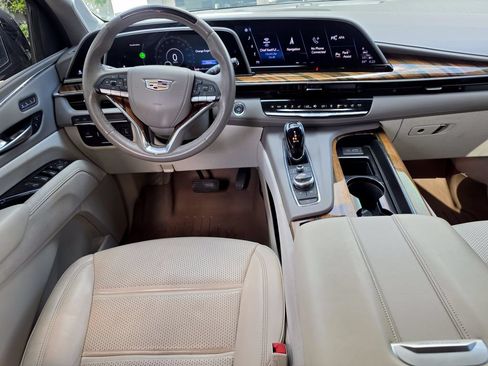 Used 2023 Cadillac Escalade ESV Sport Platinum w/ LPO, ONYX Package RWD image 15