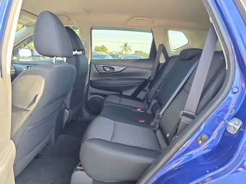 Used 2018 Nissan Rogue SV w/ Premium Package image 13