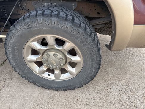 Used 2012 Ford F250 Lariat w/ Lariat Interior Pkg image 7