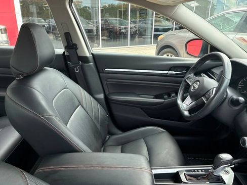 Used 2023 Nissan Altima 2.5 SR w/ SR Premium Package FWD image 7