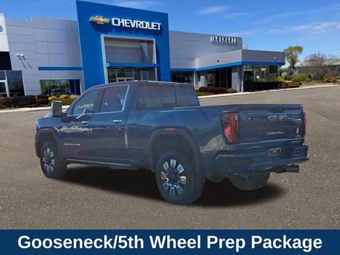 Used 2025 GMC Sierra 3500 Denali w/ Technology Package image 5