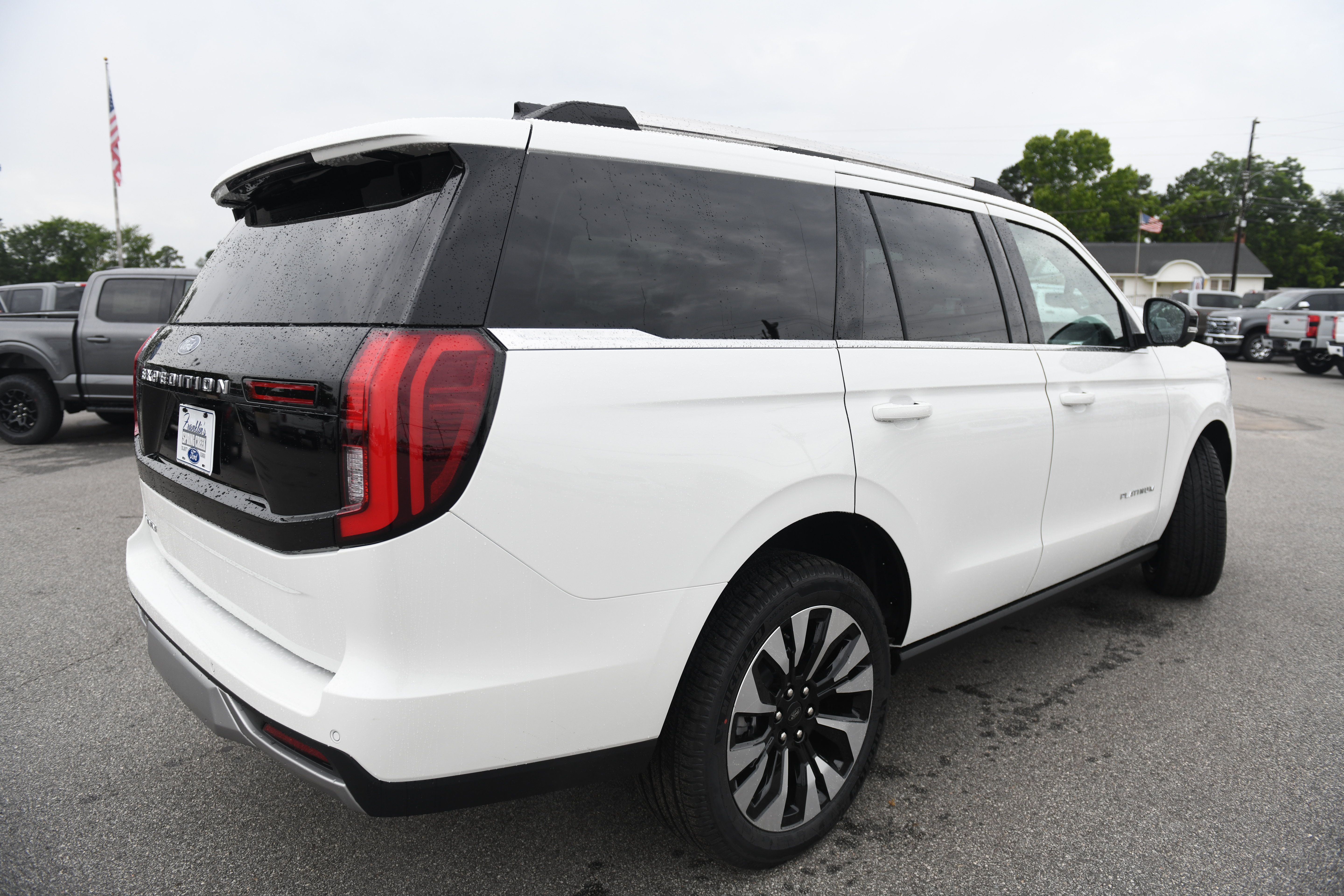 New 2026 Ford Expedition Platinum w/ Driver's Package AWD/4WD image 6