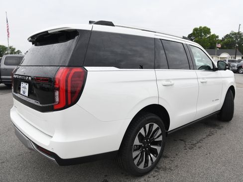 New 2026 Ford Expedition Platinum w/ Driver's Package AWD/4WD image 6