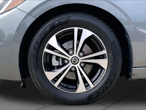 Used 2021 Nissan Sentra SV FWD image 11