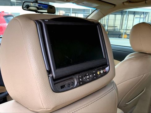 Used 2013 Toyota Highlander SE FWD image 36