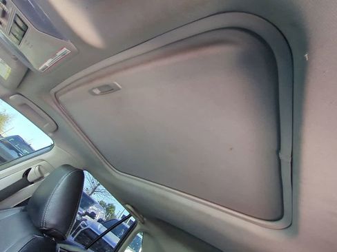 Used 2019 Toyota RAV4 XLE AWD/4WD image 19