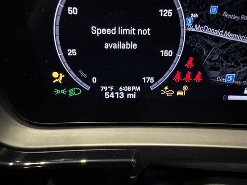 Used 2025 Porsche Cayenne AWD/4WD image 5