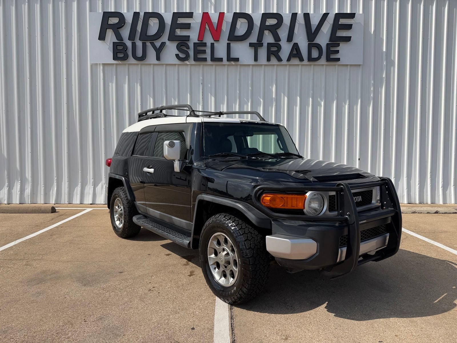 Used 2012 Toyota FJ Cruiser 4WD w/ Upgrade Pkg image 9