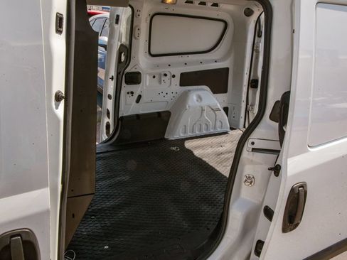 Used 2019 RAM ProMaster City Tradesman SLT FWD image 12