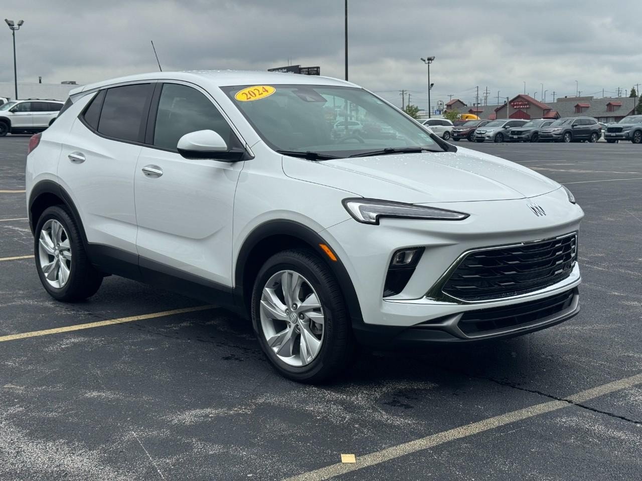 Used 2024 Buick Encore GX Preferred AWD/4WD image 2
