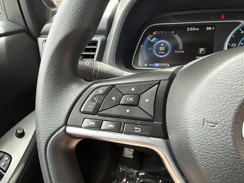Used 2025 Nissan Leaf S FWD image 27