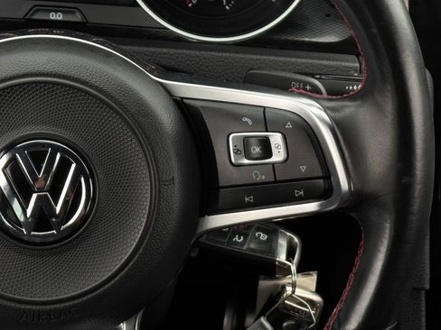 Used 2017 Volkswagen Golf 4-Door FWD image 15