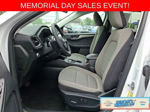 Used 2022 Ford Escape SE w/ SE Sport Appearance Package AWD/4WD image 16