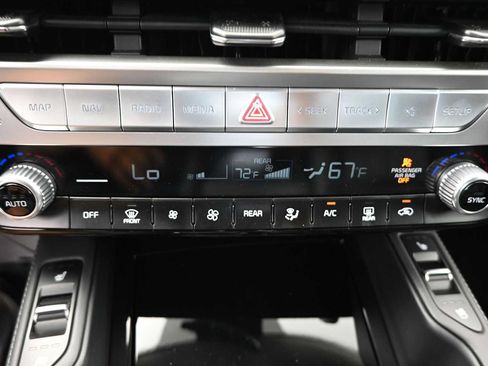Used 2023 Kia Telluride EX w/ EX Captain's Chair Package FWD image 15