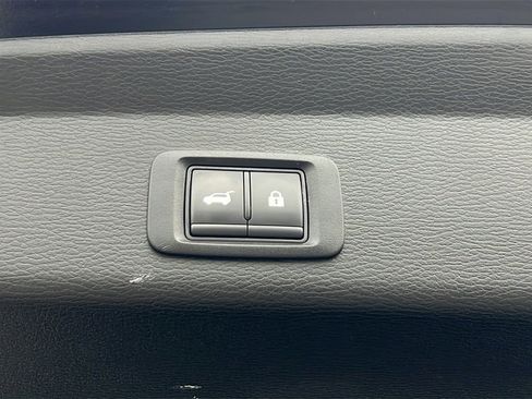 Used 2024 Mitsubishi Outlander SE image 17